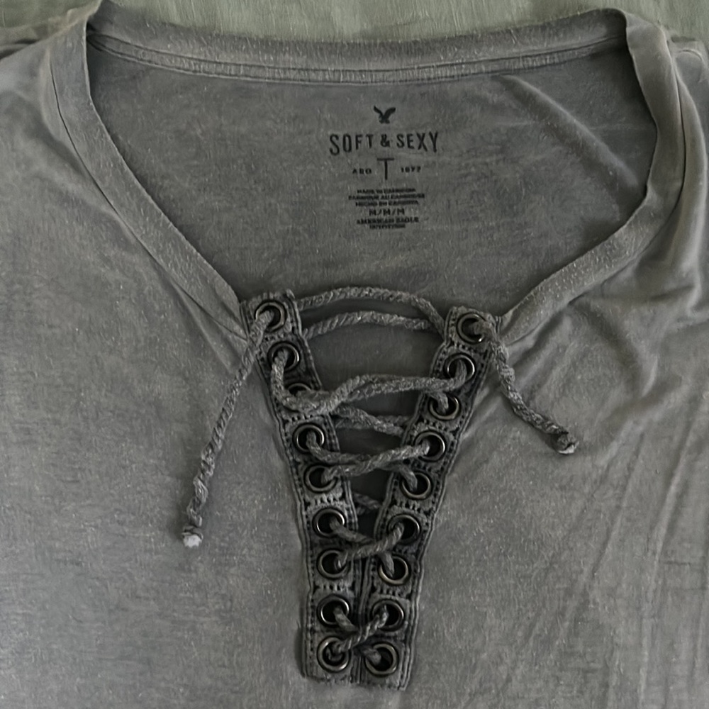 American eagle grey t-shirt